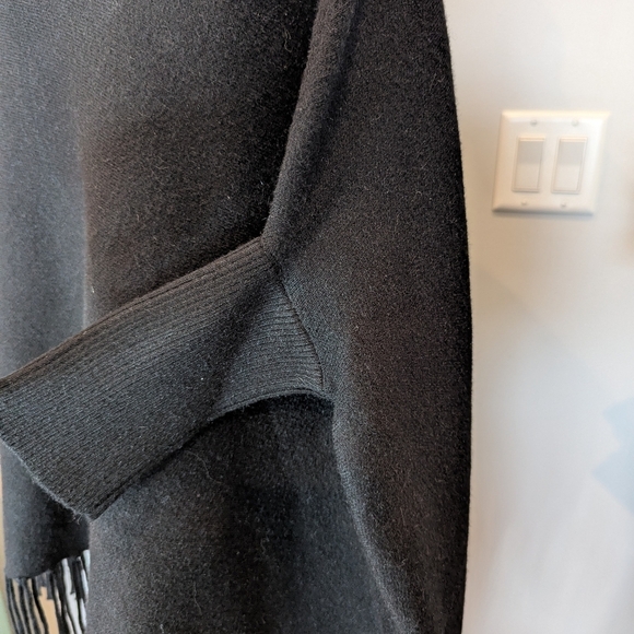 Elegant Black Fringe Poncho Turtle Neck sweater With Sleeves One Size - Picture 2 of 11